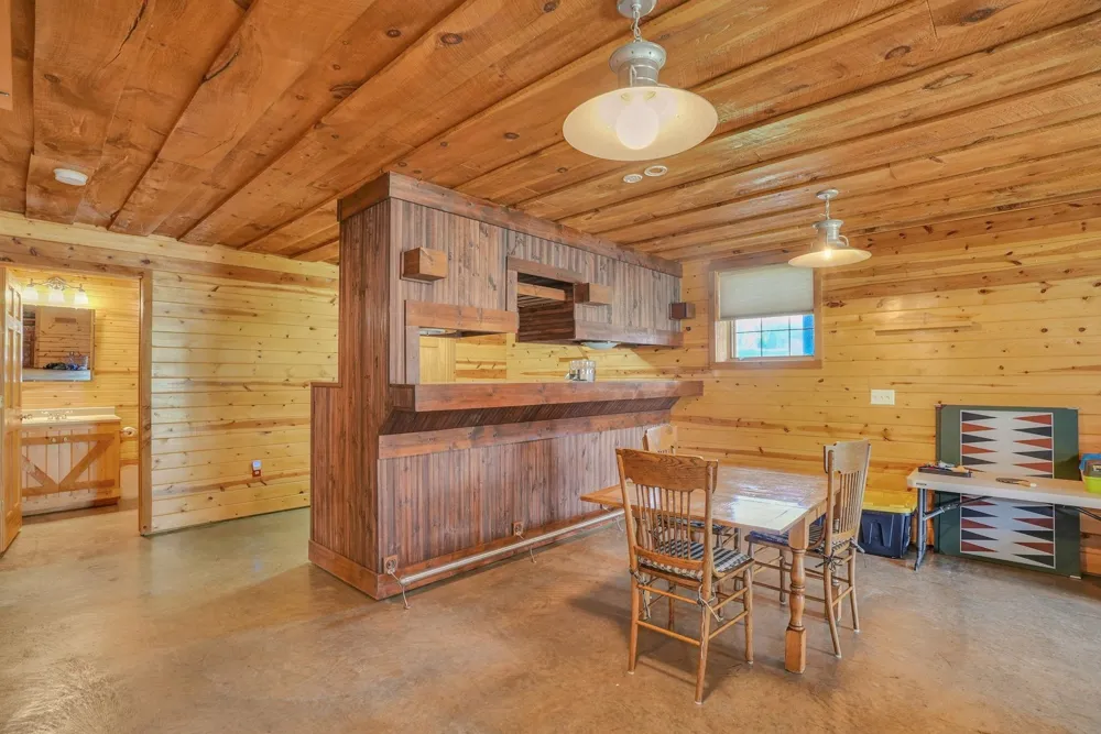 1085 Bundy Drive Broomfield Township, MI 48893