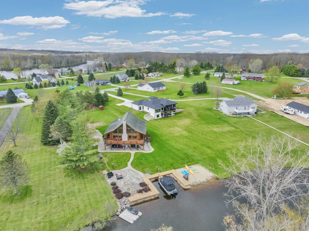 1085 Bundy Drive Broomfield Township, MI 48893