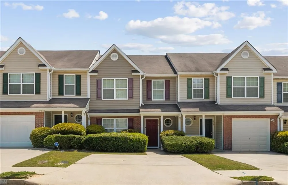 5356 Creekview Way Ellenwood, GA 30294