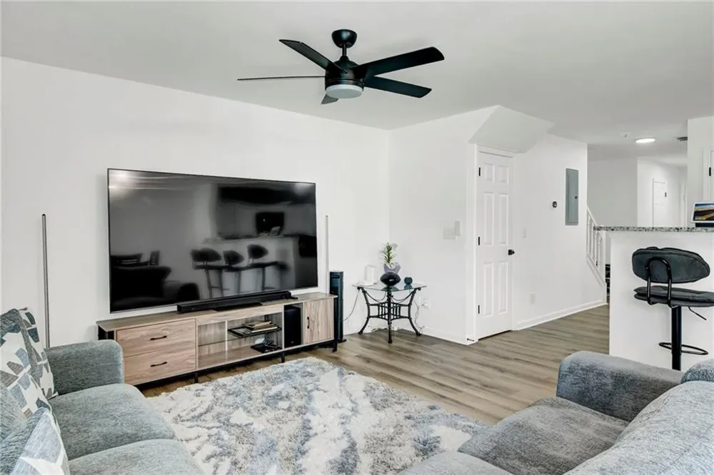 5356 Creekview Way Ellenwood, GA 30294