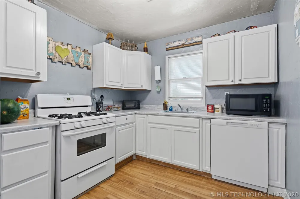 1713 W Wynnewood Avenue Sulphur, OK 73086