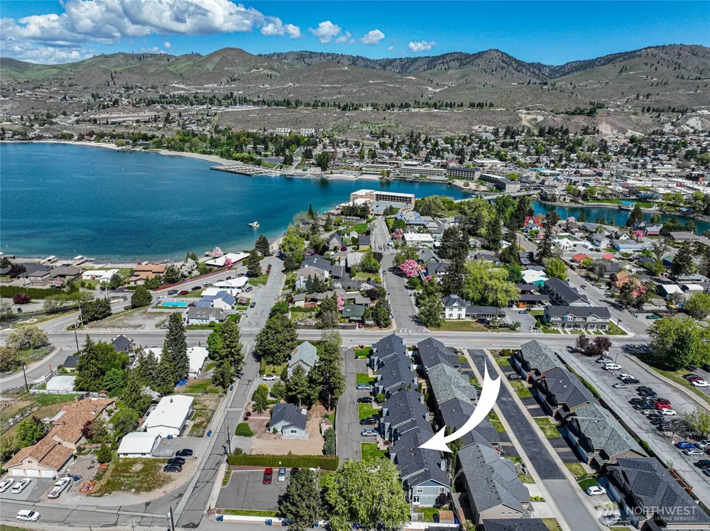 433 W Webster Avenue Chelan, WA 98816