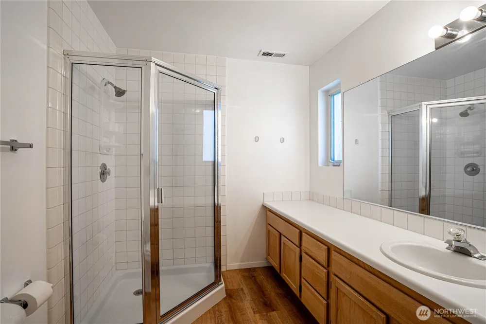 433 W Webster Avenue Chelan, WA 98816