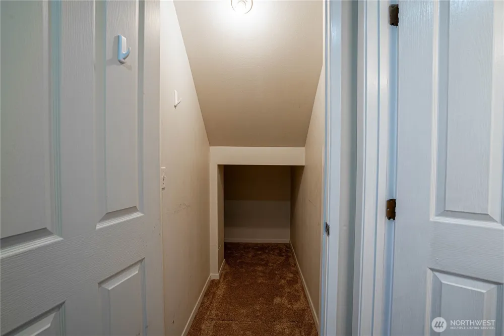 433 W Webster Avenue Chelan, WA 98816
