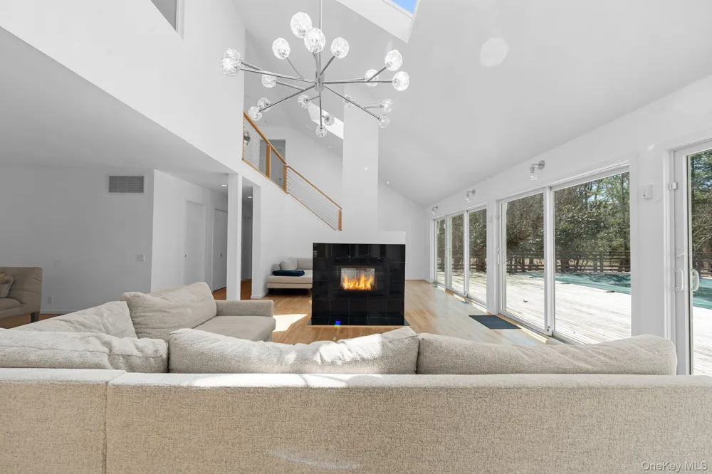35 Ely Brook Road East Hampton, NY 11937