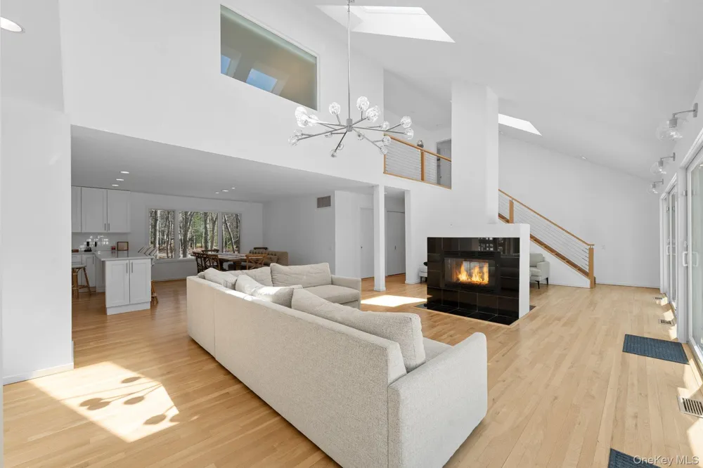 35 Ely Brook Road East Hampton, NY 11937