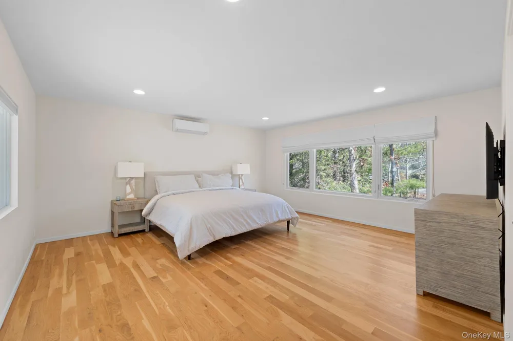 35 Ely Brook Road East Hampton, NY 11937
