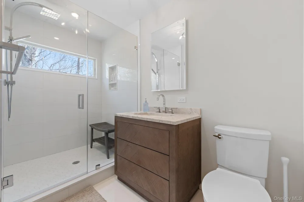 35 Ely Brook Road East Hampton, NY 11937