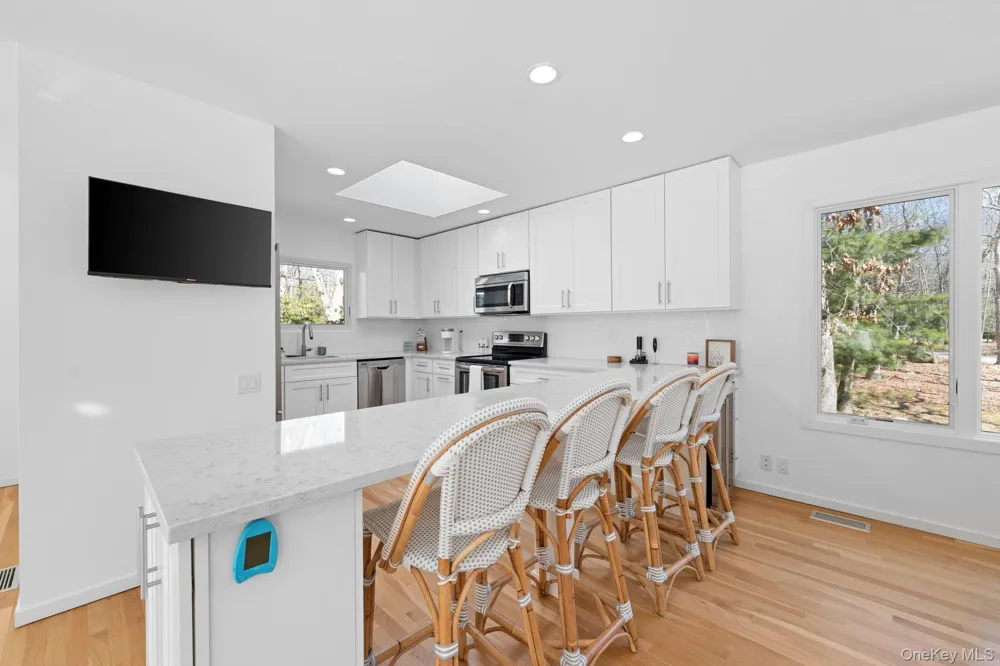 35 Ely Brook Road East Hampton, NY 11937