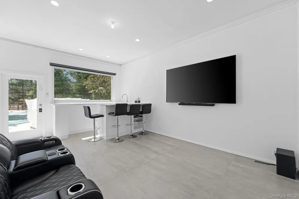 35 Ely Brook Road East Hampton, NY 11937