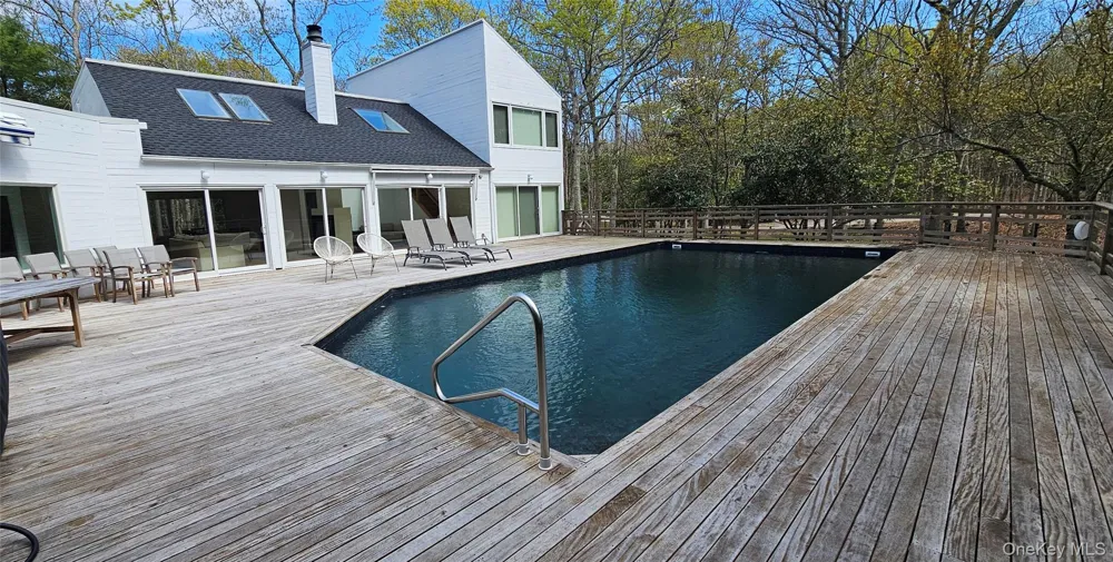 35 Ely Brook Road East Hampton, NY 11937