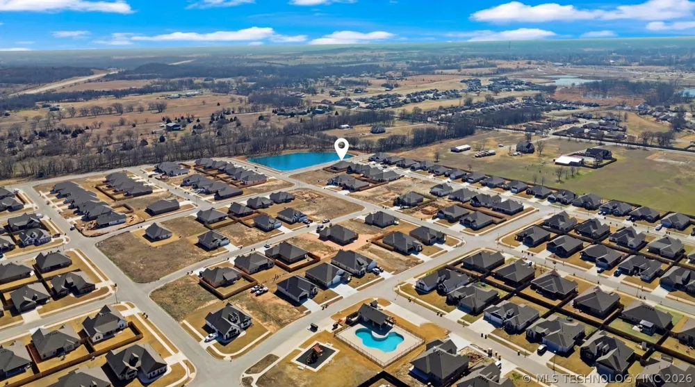 10888 S 279th EastAvenue Coweta, OK 74008