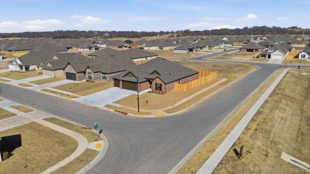 10888 S 279th EastAvenue Coweta, OK 74008