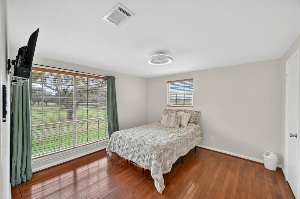 6072 County Road 122 Hallettsville, TX 77964