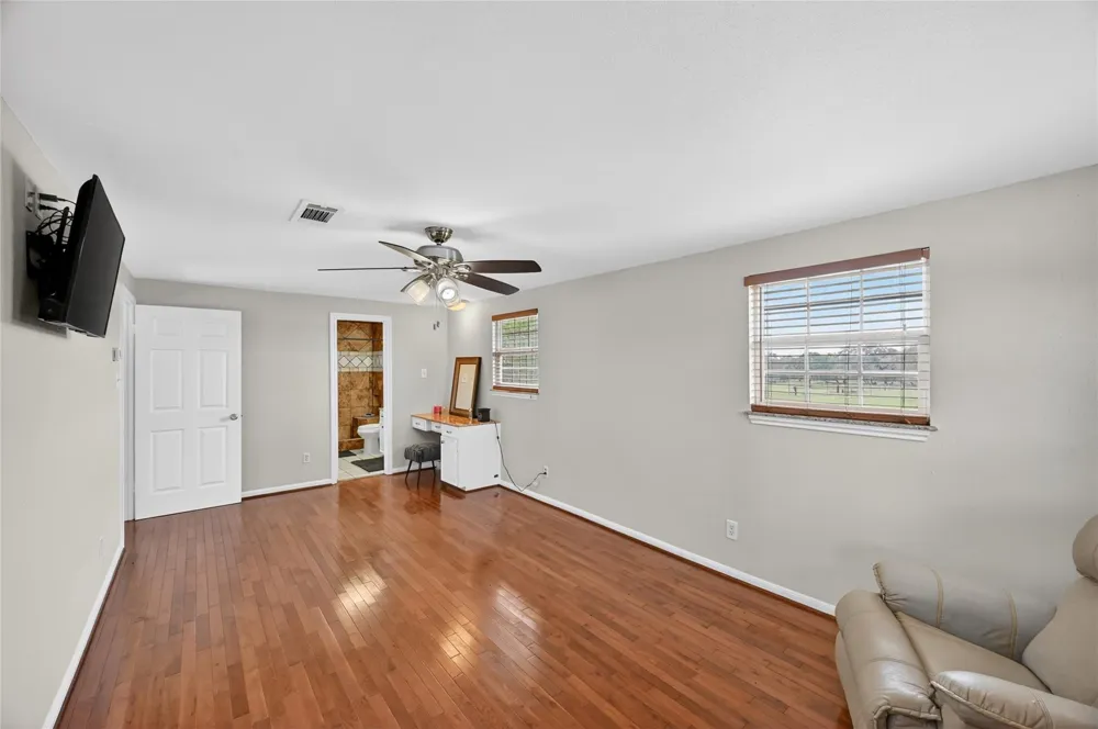 6072 County Road 122 Hallettsville, TX 77964