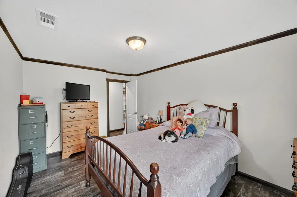 6072 County Road 122 Hallettsville, TX 77964