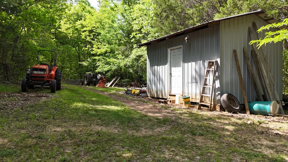 1182 Lego School Rd Linden, TN 37096