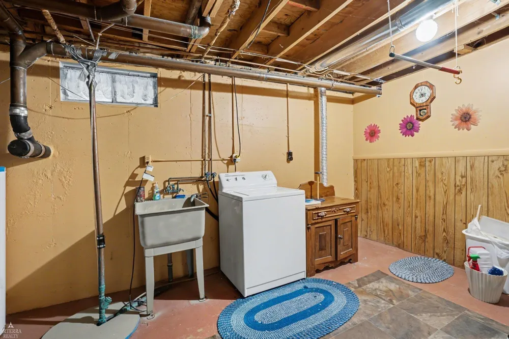 1592 Oakwood Drive Sage Township, MI 48624