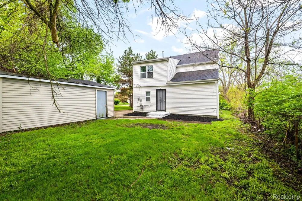 3605 Ash Street Inkster City, MI 48141