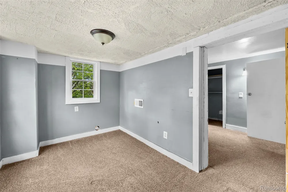3605 Ash Street Inkster City, MI 48141
