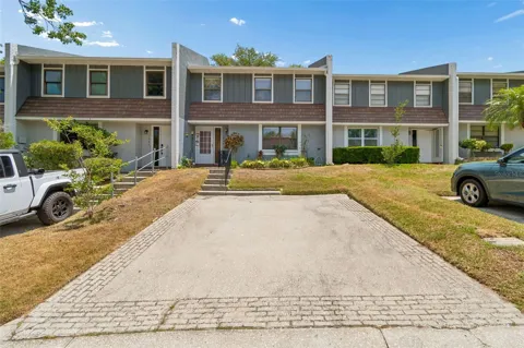 1319 ABBEY CRESCENT LANE