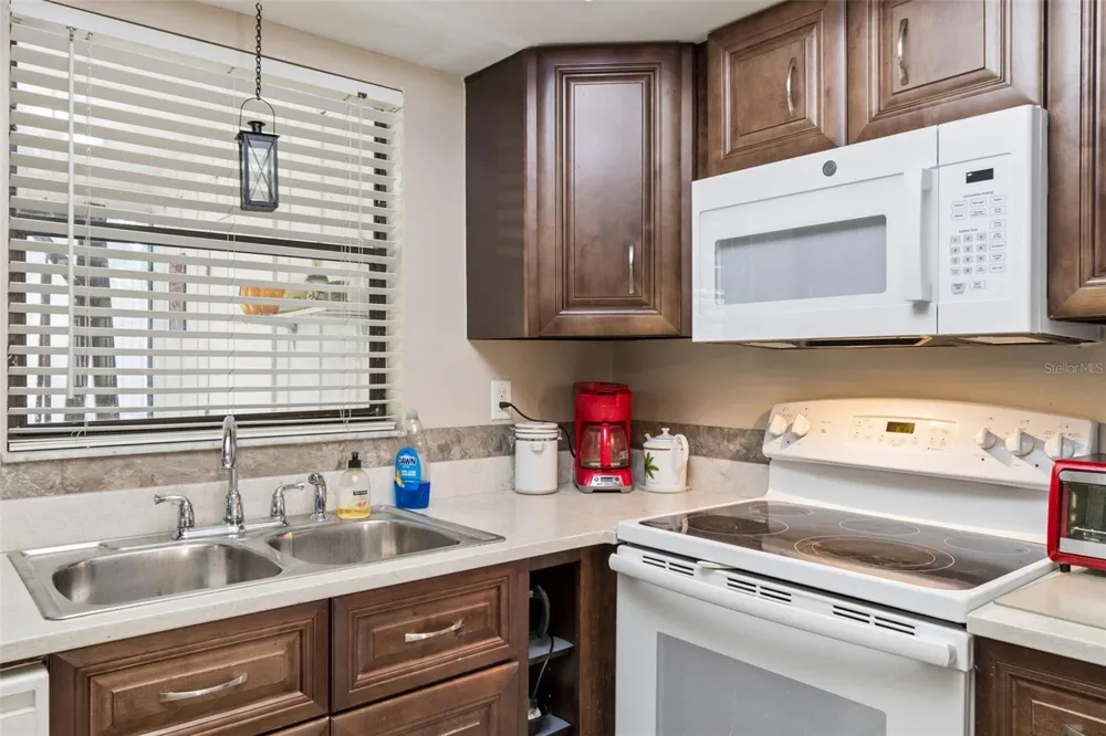 1319 ABBEY CRESCENT LANE Clearwater, FL 33759
