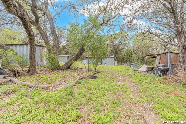 2939 Goat Hill Rd Lakehills, TX 78063