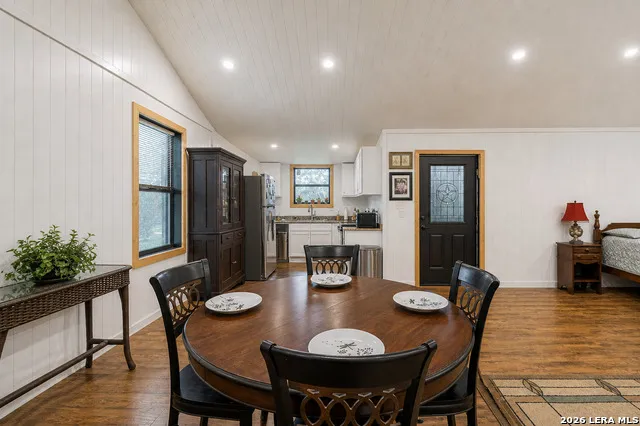 2939 Goat Hill Rd Lakehills, TX 78063