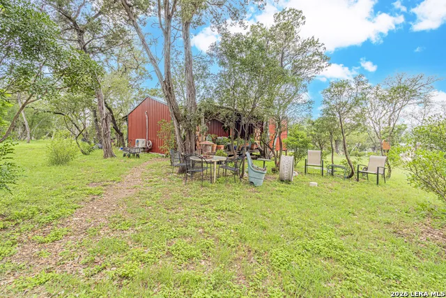 2939 Goat Hill Rd Lakehills, TX 78063