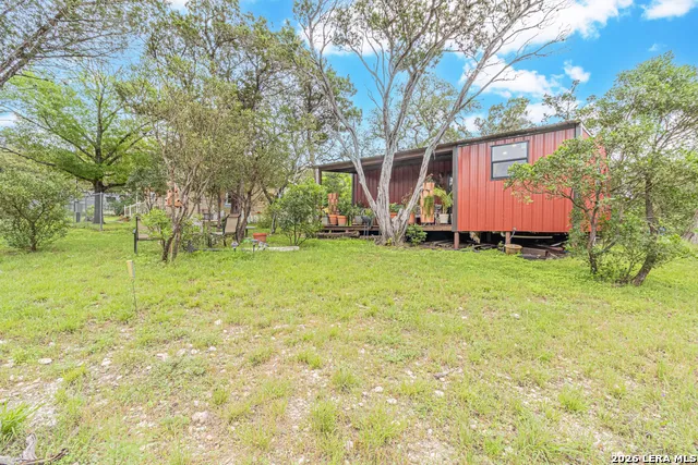 2939 Goat Hill Rd Lakehills, TX 78063