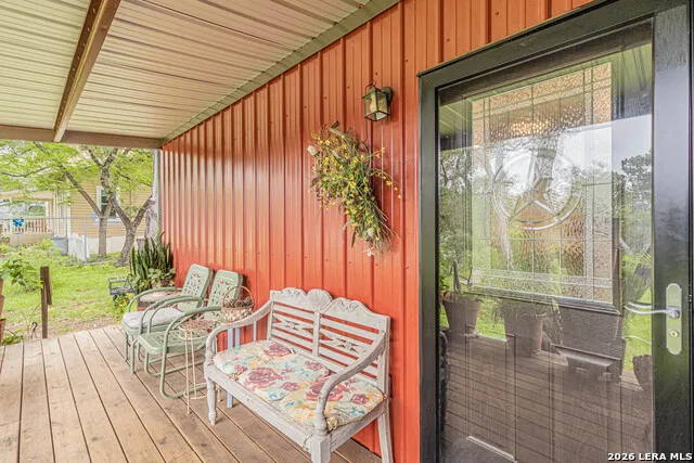 2939 Goat Hill Rd Lakehills, TX 78063