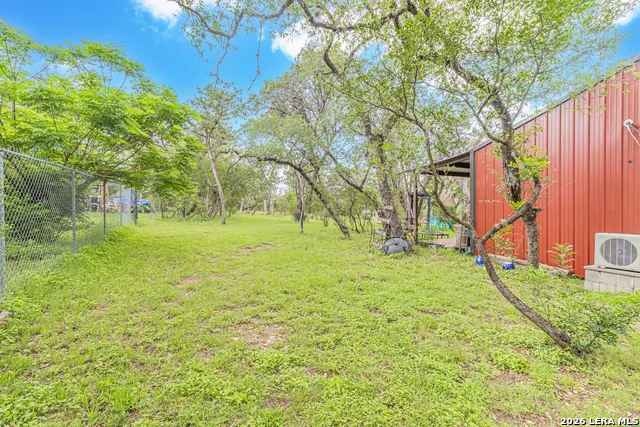2939 Goat Hill Rd Lakehills, TX 78063