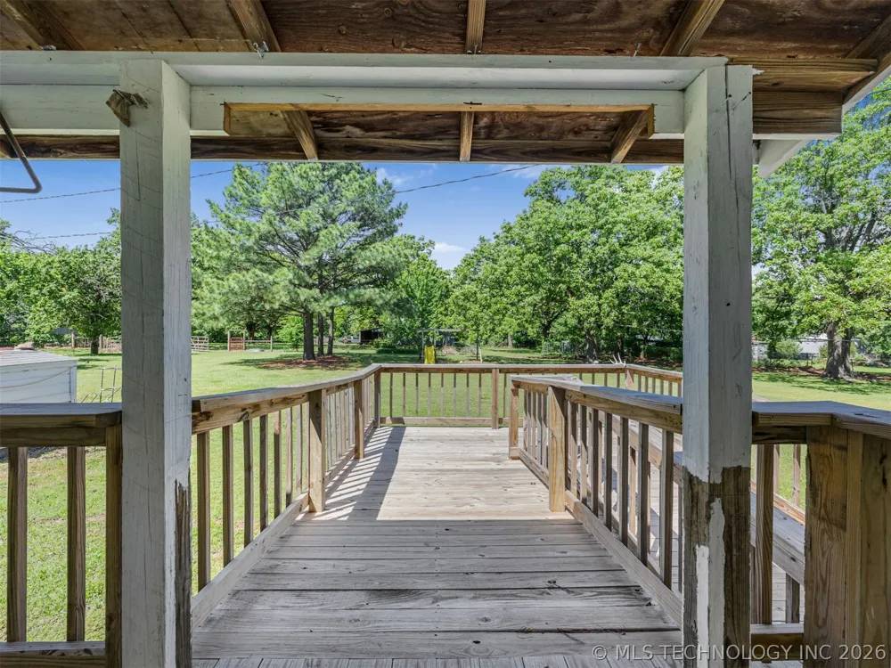 15083 State Highway 82 Tahlequah, OK 74464