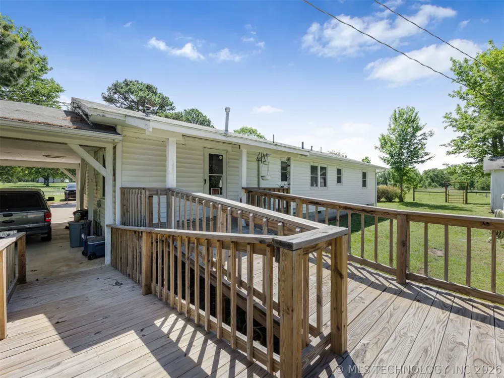 15083 State Highway 82 Tahlequah, OK 74464