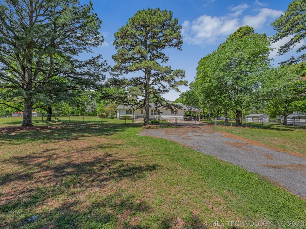 15083 State Highway 82 Tahlequah, OK 74464