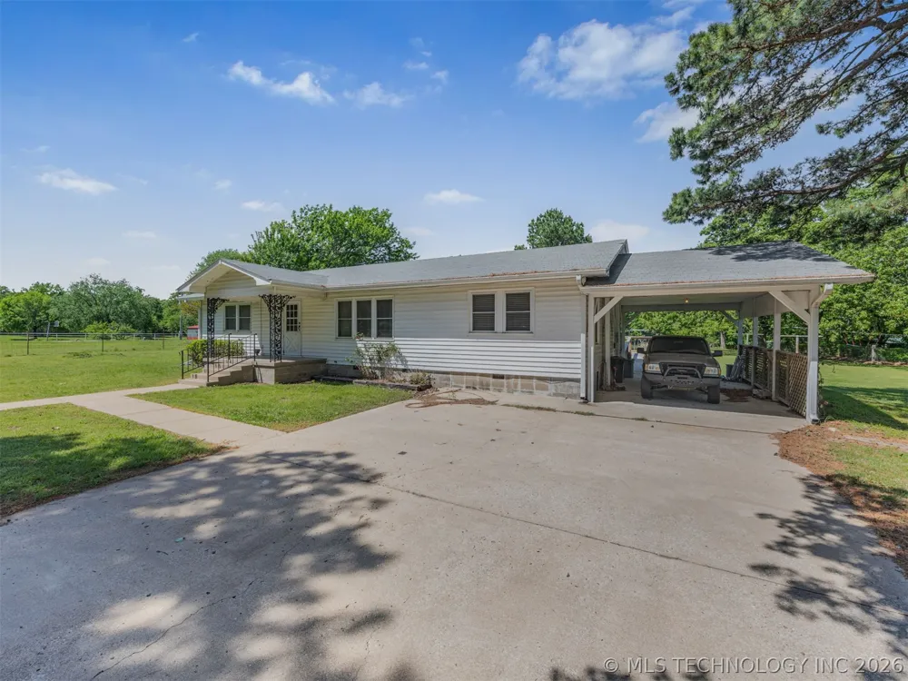 15083 State Highway 82 Tahlequah, OK 74464