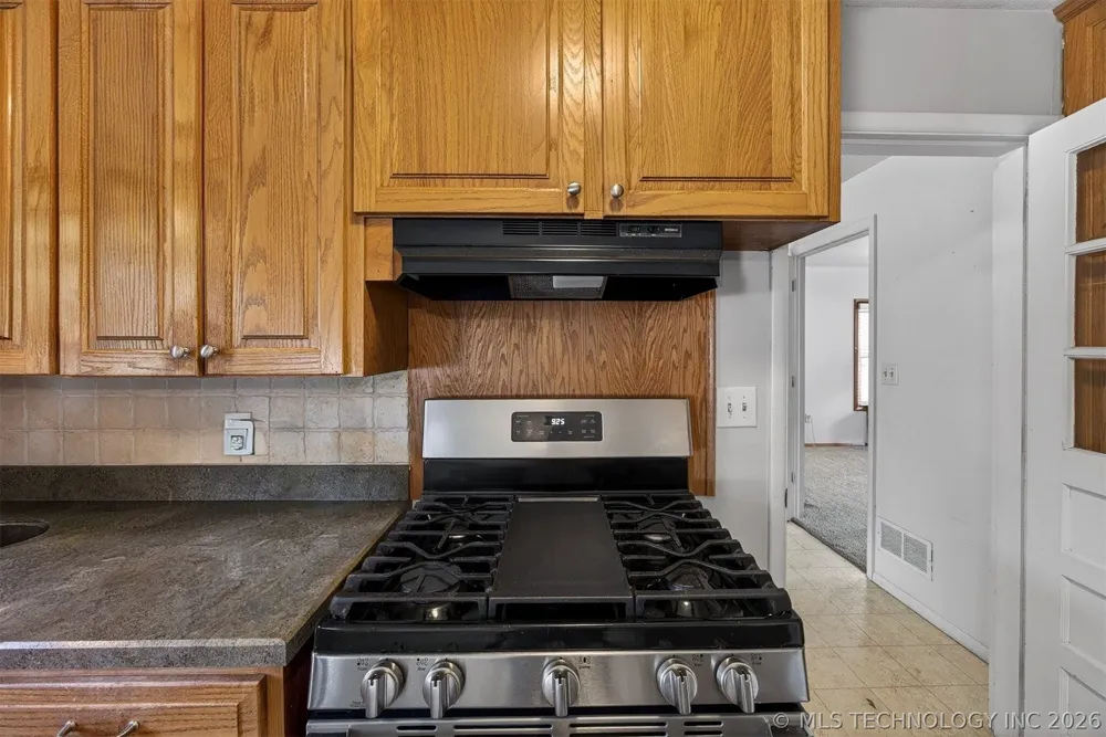 15083 State Highway 82 Tahlequah, OK 74464
