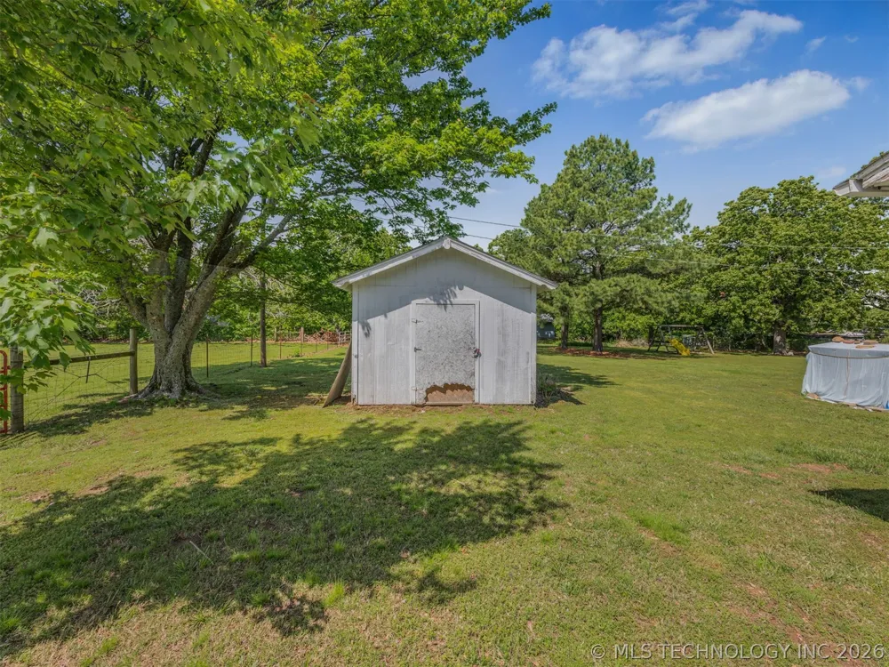 15083 State Highway 82 Tahlequah, OK 74464
