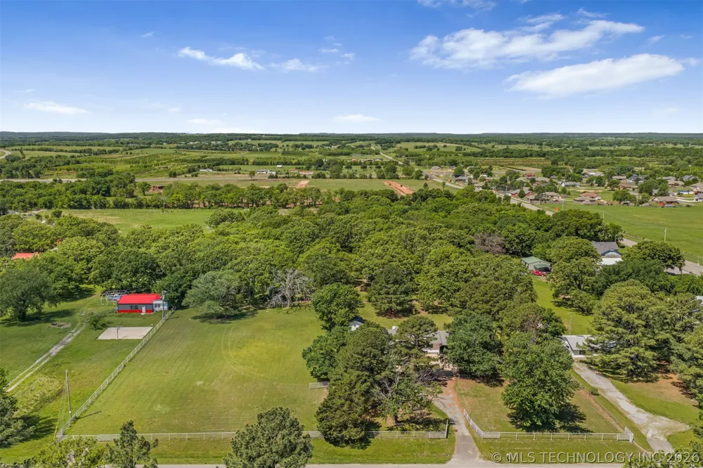15083 State Highway 82 Tahlequah, OK 74464