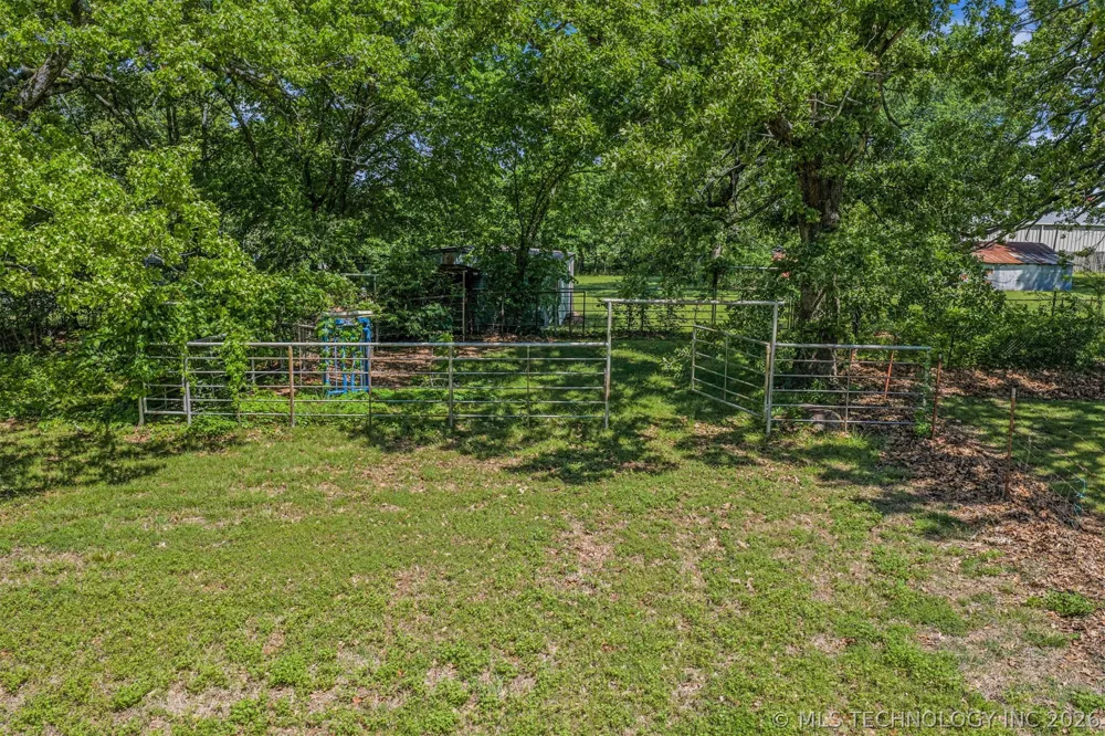 15083 State Highway 82 Tahlequah, OK 74464