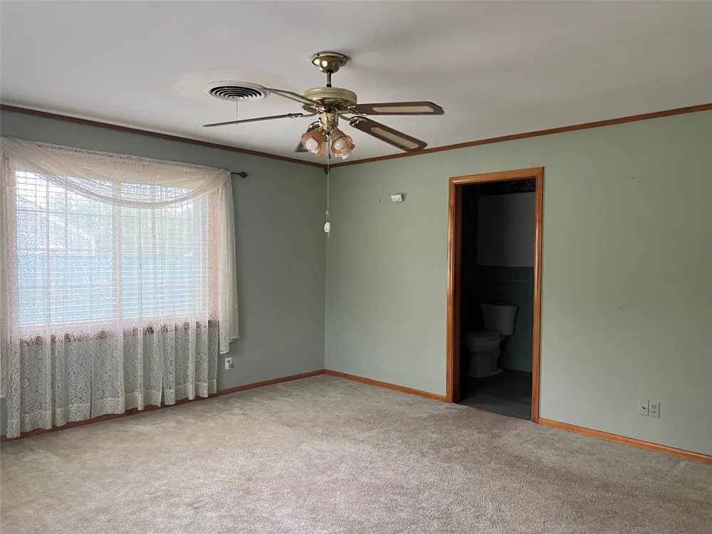 211 S Crockett Henrietta, TX 76365