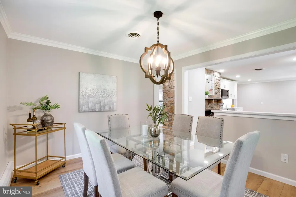 15027 BRADDOCK ROAD Centreville, VA 20120