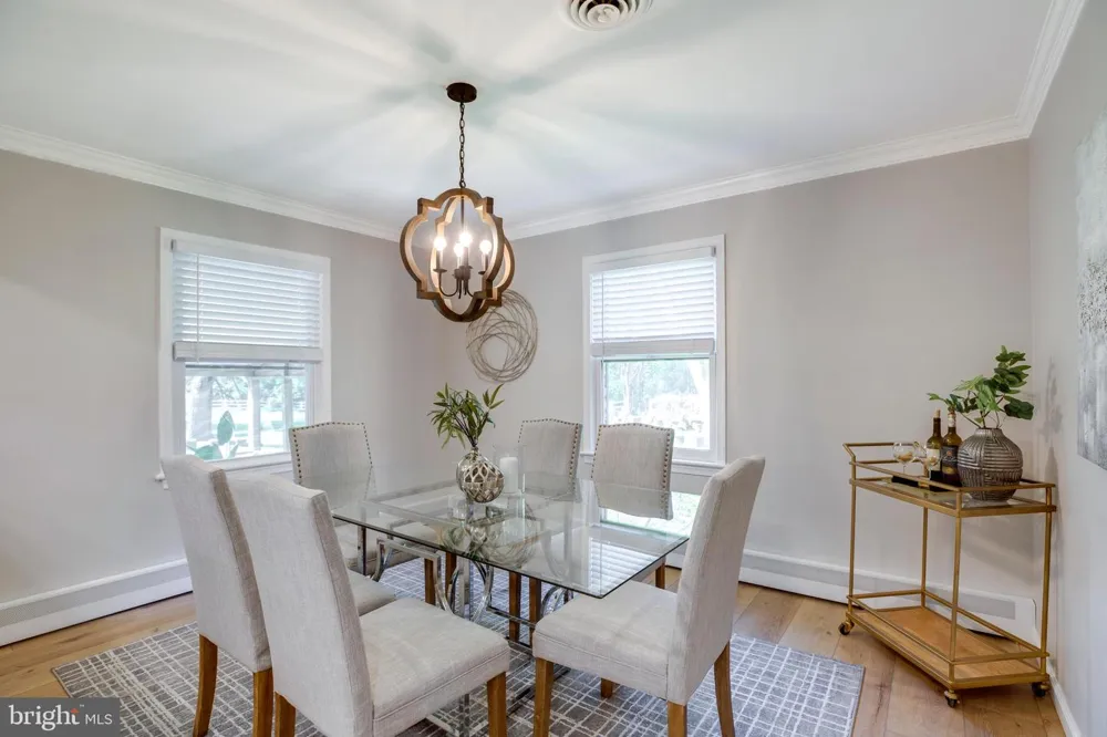 15027 BRADDOCK ROAD Centreville, VA 20120
