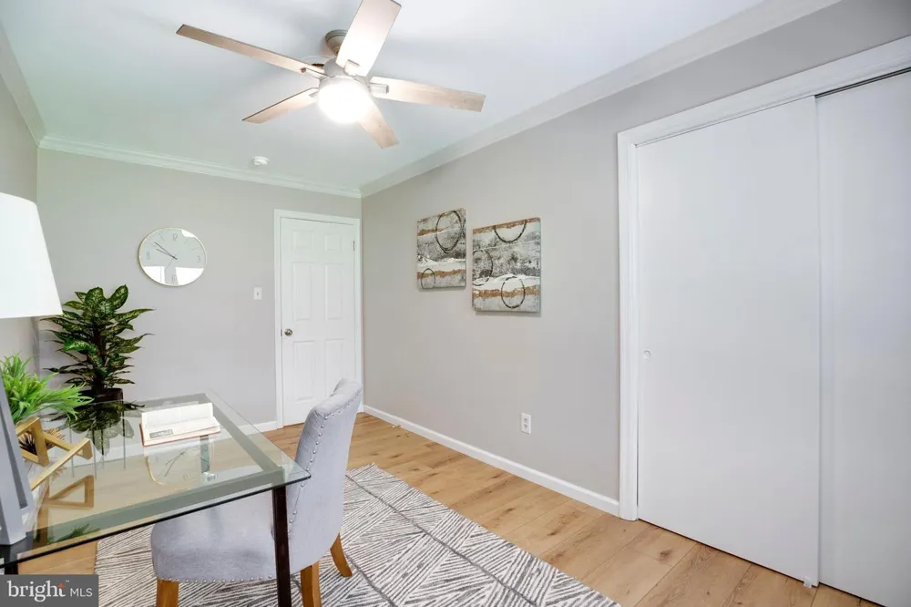 15027 BRADDOCK ROAD Centreville, VA 20120