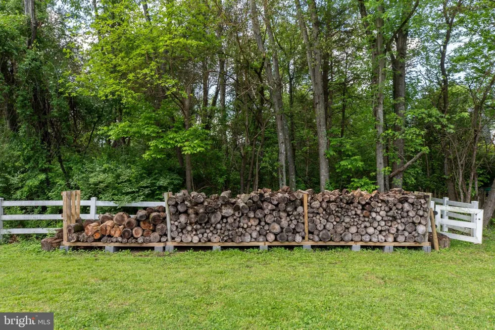 15027 BRADDOCK ROAD Centreville, VA 20120