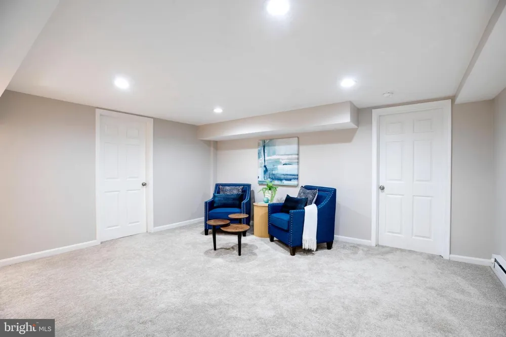 15027 BRADDOCK ROAD Centreville, VA 20120