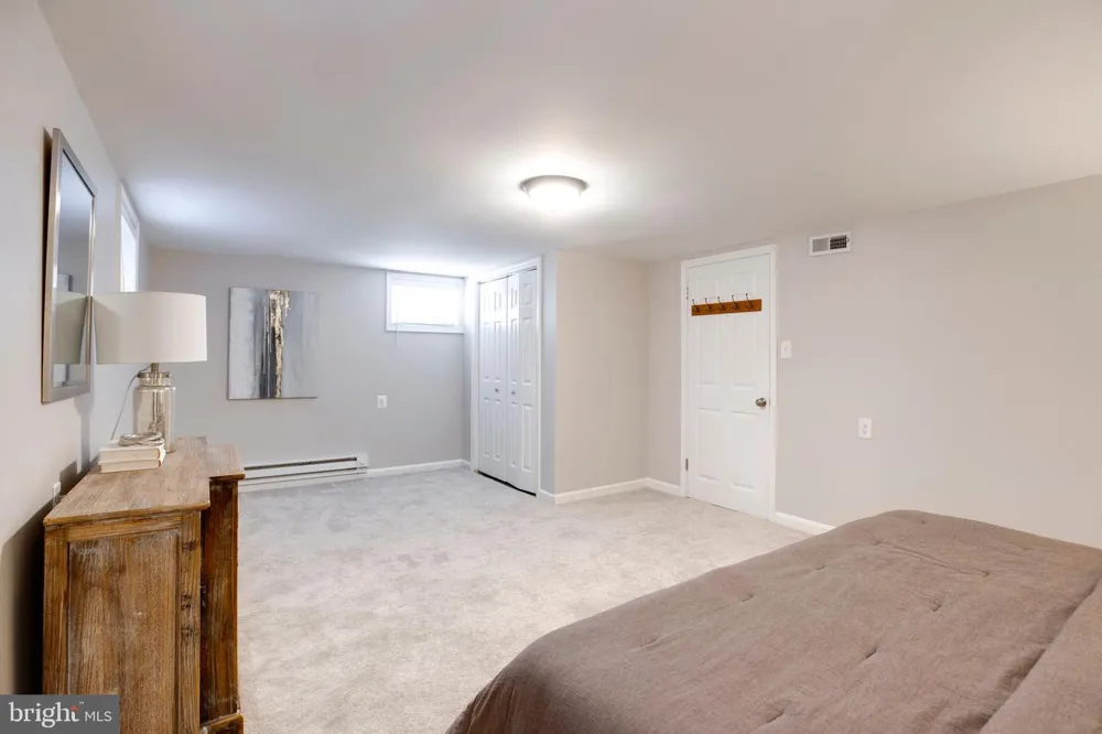 15027 BRADDOCK ROAD Centreville, VA 20120
