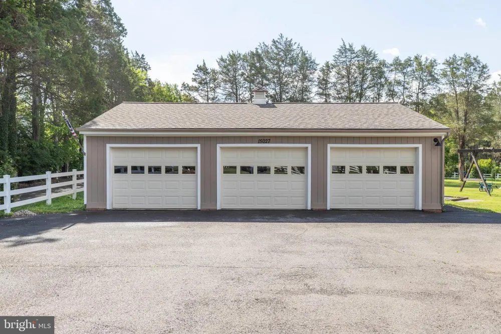 15027 BRADDOCK ROAD Centreville, VA 20120