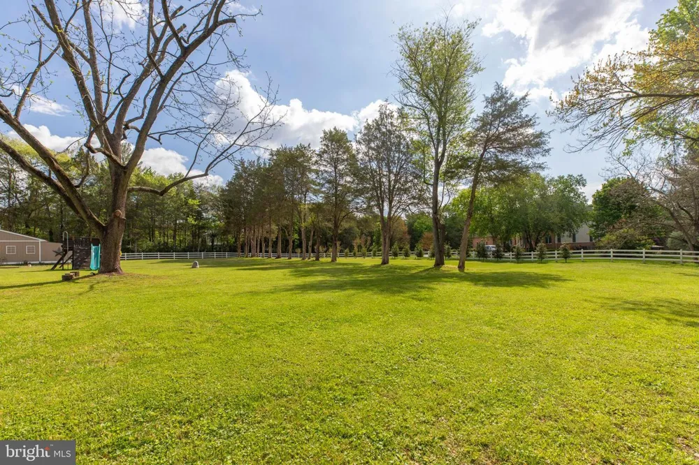 15027 BRADDOCK ROAD Centreville, VA 20120