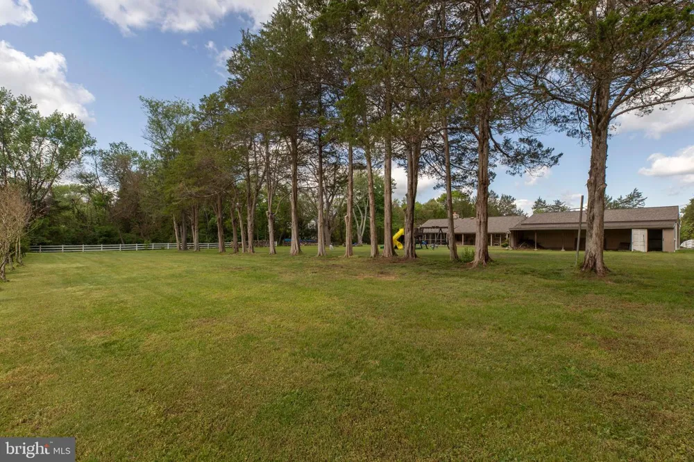 15027 BRADDOCK ROAD Centreville, VA 20120